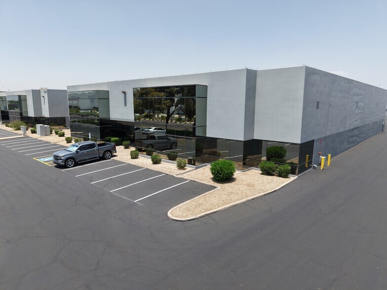 5536 W Roosevelt St, Phoenix, AZ à louer - Photo du bâtiment - Image 2 de 3