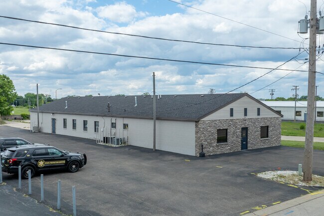 Plus de détails pour 6202 Material Ave, Loves Park, IL - Flex à vendre