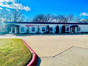 205 W Lamberth Rd, Sherman, TX for lease Building Photo- Image 1 of 3