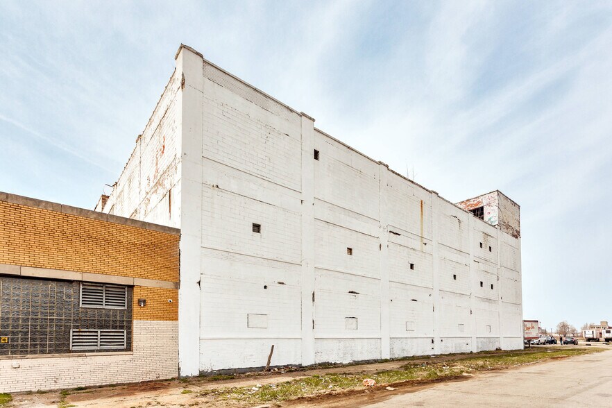 5151 Bellevue St, Detroit, MI à vendre - Photo du bâtiment - Image 2 de 9