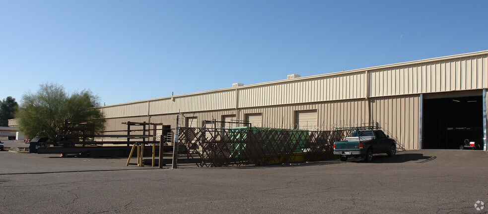 3230 E Roeser Rd, Phoenix, AZ à louer - Photo du bâtiment - Image 3 de 4