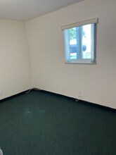 605 Belvedere Rd, West Palm Beach, FL à louer Photo intérieure- Image 1 de 3