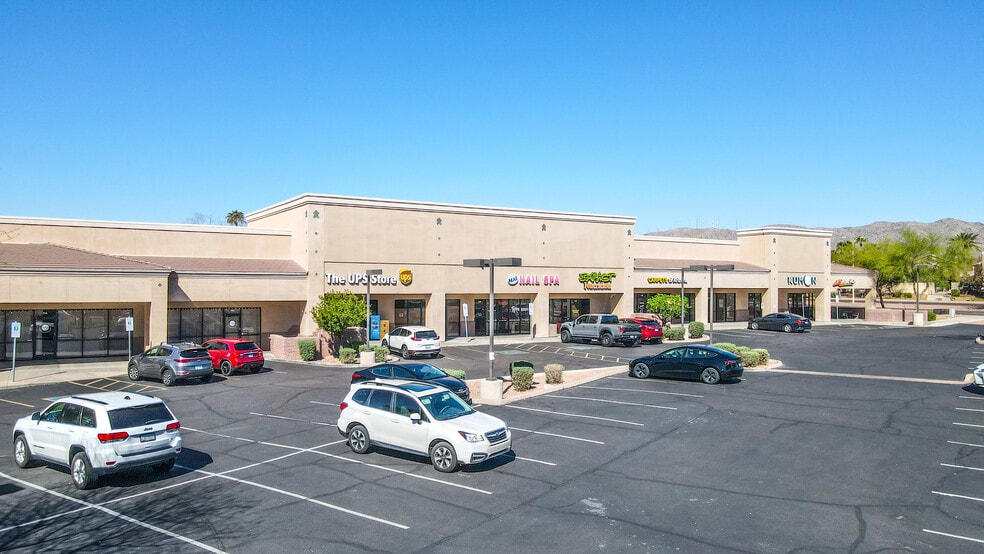 3145 E Chandler Blvd, Phoenix, AZ à louer - Photo du bâtiment - Image 2 de 5