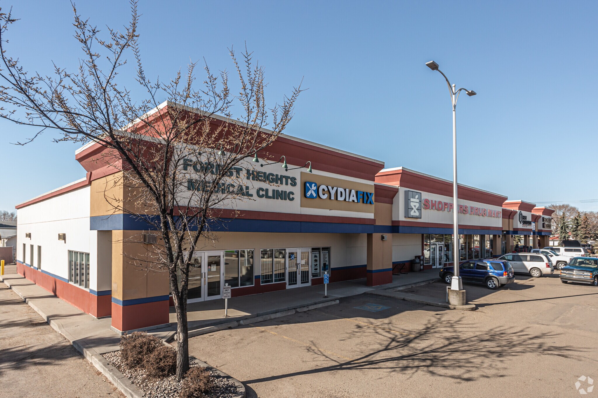 7461-7477 101 Av NW, Edmonton, AB à vendre Photo principale- Image 1 de 1