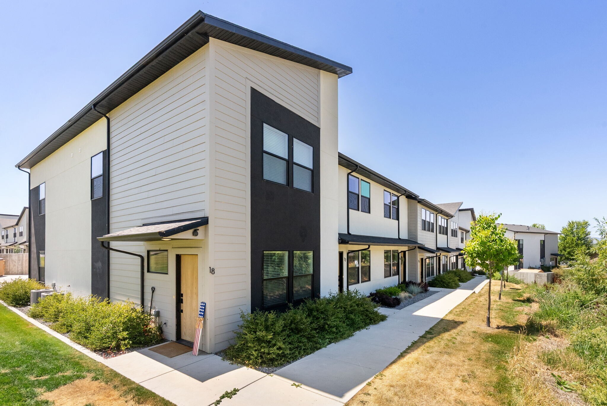 254 N Spring Creek Pky, Providence, UT à vendre Photo du bâtiment- Image 1 de 1