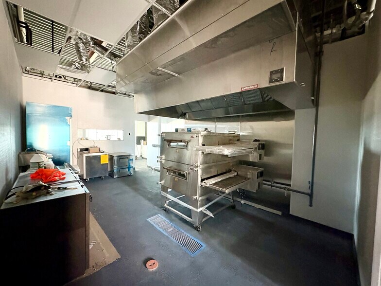 4250 Tpc Pky, San Antonio, TX à louer - Photo du bâtiment - Image 2 de 8