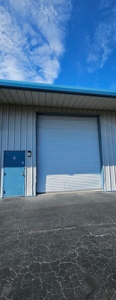 3673 Prospect Ave, Naples, FL for lease - Building Photo - Image 3 of 8