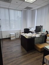 301 Science Dr, Moorpark, CA for lease Interior Photo- Image 1 of 6