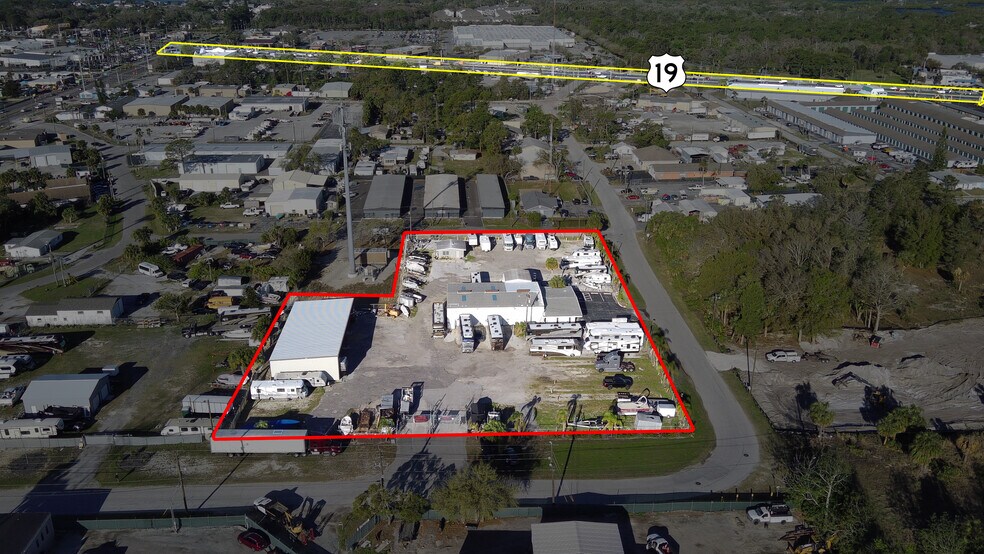 6244 Springer Dr, Port Richey, FL à vendre - Photo du bâtiment - Image 3 de 11