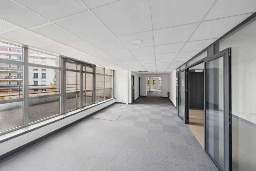 6-8 Rue Eugène Et Armand Peugeot, Rueil-Malmaison for sale - Building Photo - Image 3 of 12