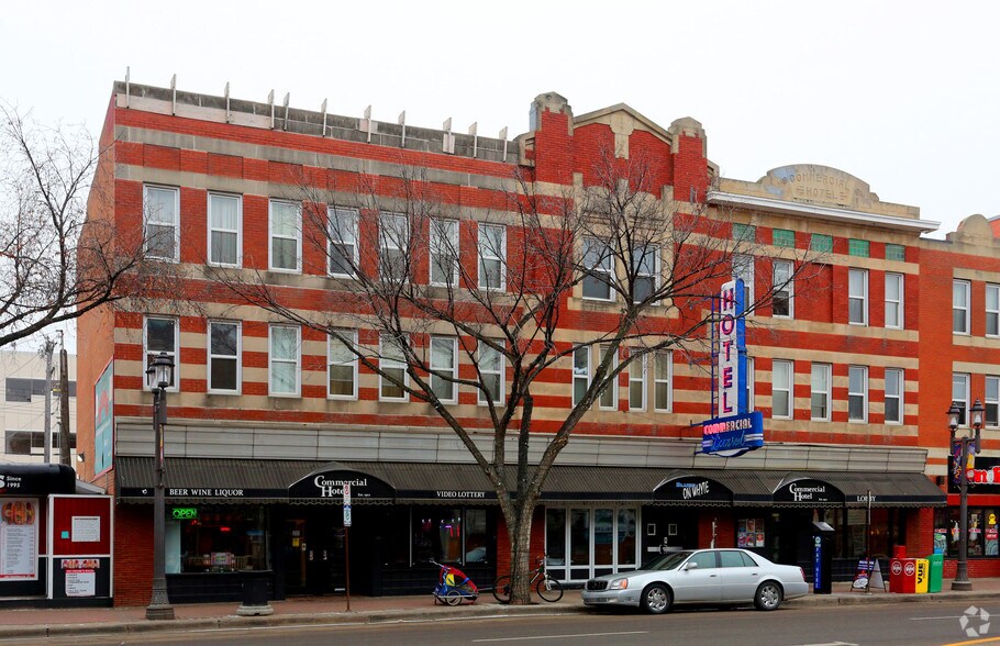 10329 82 Ave NW, Edmonton, AB à vendre - Photo du bâtiment - Image 2 de 4