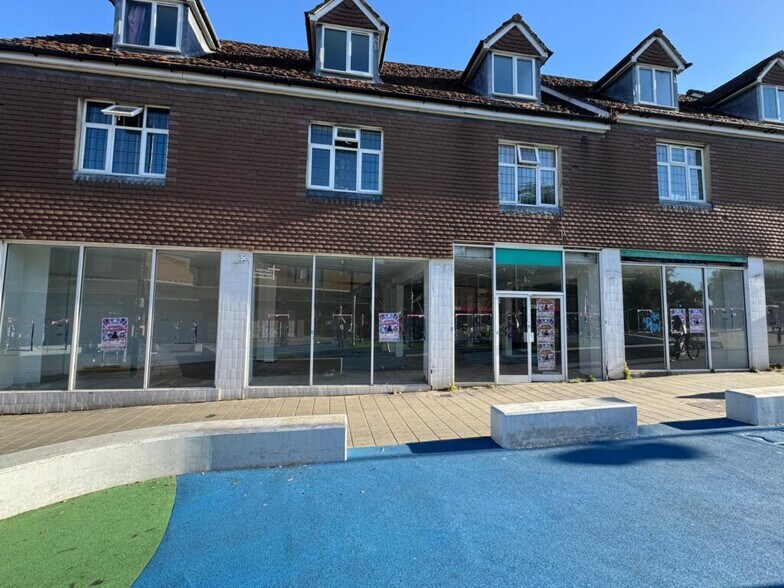 419-431 Bitterne Rd, Southampton à louer - Photo du bâtiment - Image 3 de 4