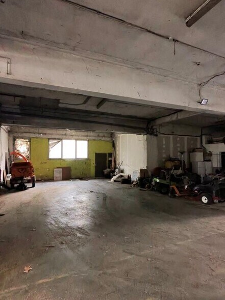 Industriel dans Marseille à vendre - Photo du bâtiment - Image 2 de 6
