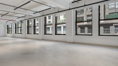 320-324 W 37th St, New York, NY for lease Interior Photo- Image 1 of 2