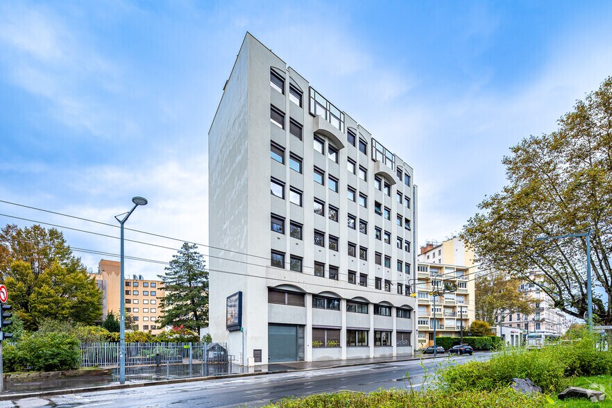 Bureau dans Lyon à louer - Photo du bâtiment - Image 2 de 2