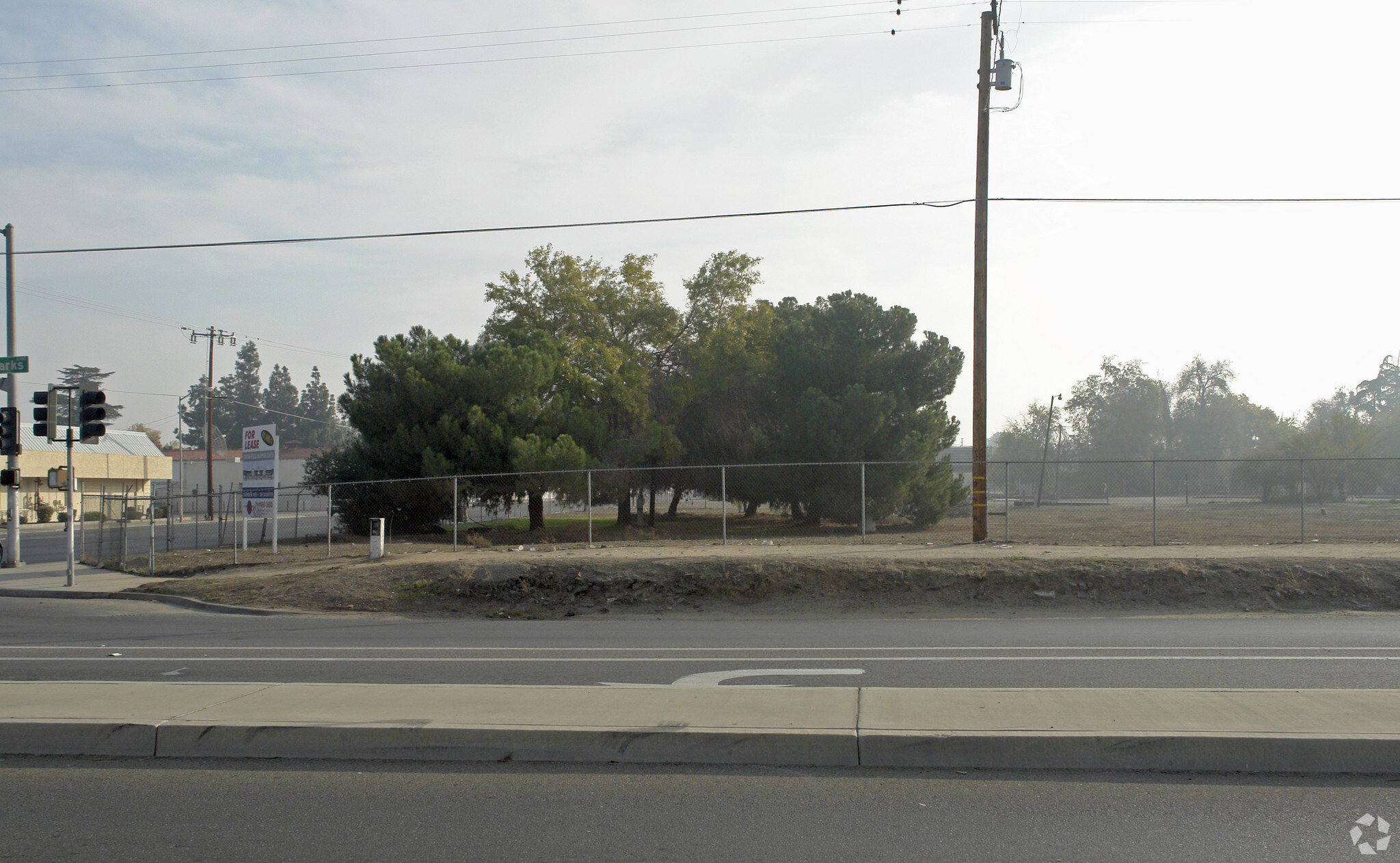 2827 W Clinton Ave, Fresno, CA for sale Primary Photo- Image 1 of 5