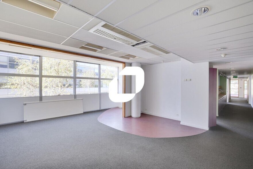 Office in Pantin for lease - Interior Photo - Image 2 of 16