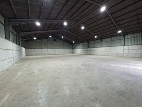 Long Ln, Newark for lease Interior Photo- Image 2 of 3
