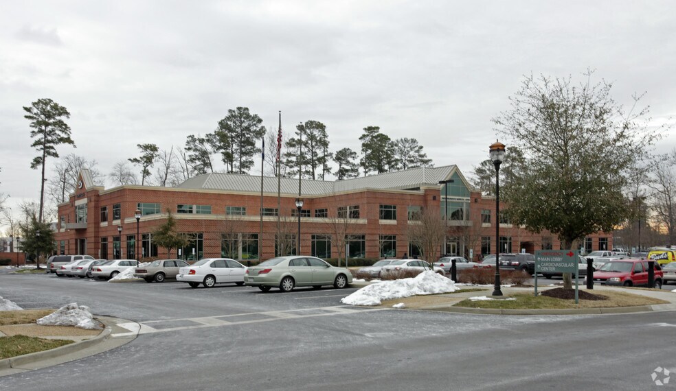 11803 Jefferson Ave, Newport News, VA à louer - Photo du bâtiment - Image 2 de 15