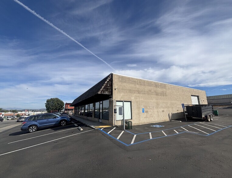 7725-7739 Othello Ave, San Diego, CA à louer - Photo du bâtiment - Image 3 de 5