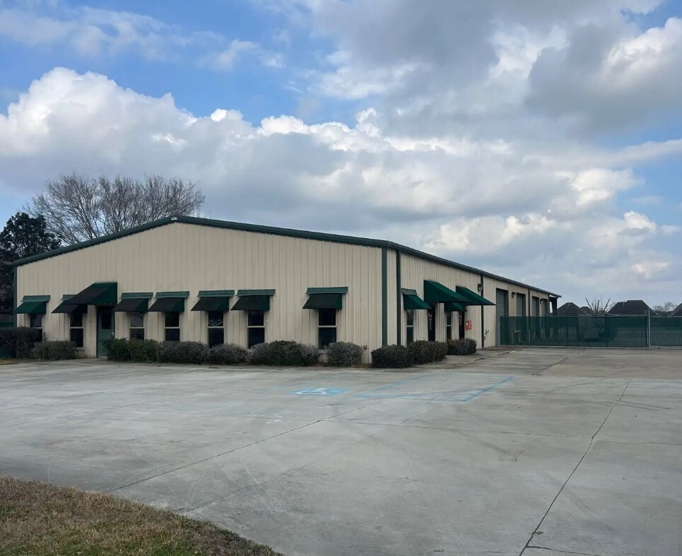 14302 Highway 44, Gonzales, LA for lease Primary Photo- Image 1 of 6