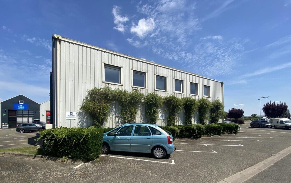 Retail in Chartres for sale - Building Photo - Image 2 of 15