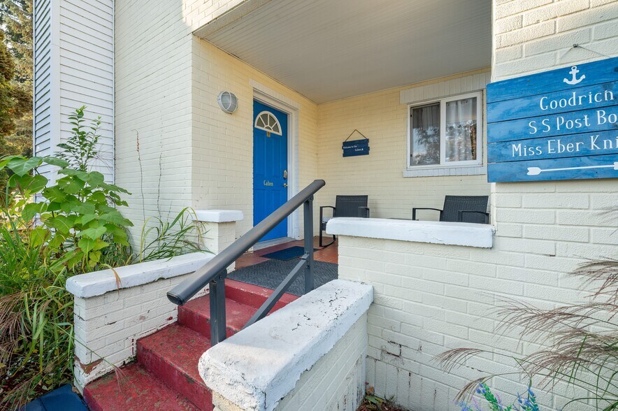 231 E Buffalo St, New Buffalo, MI à vendre - Photo du bâtiment - Image 2 de 86