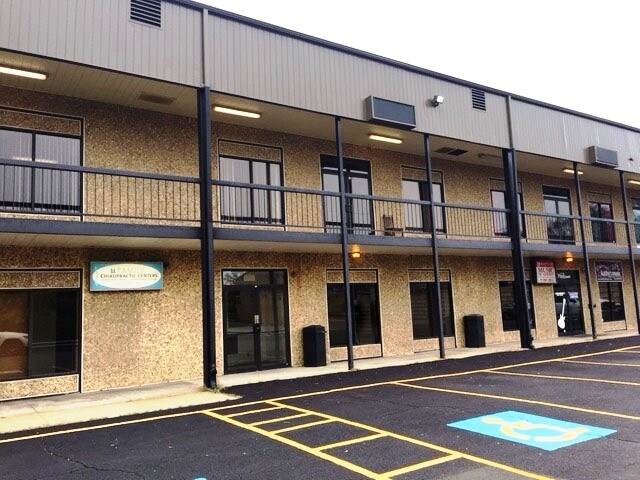 6080-6111 Steubenville Pike, McKees Rocks, PA à louer - Photo du bâtiment - Image 3 de 6