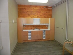 488 Derby Ave, West Haven, CT for lease Interior Photo- Image 2 of 2