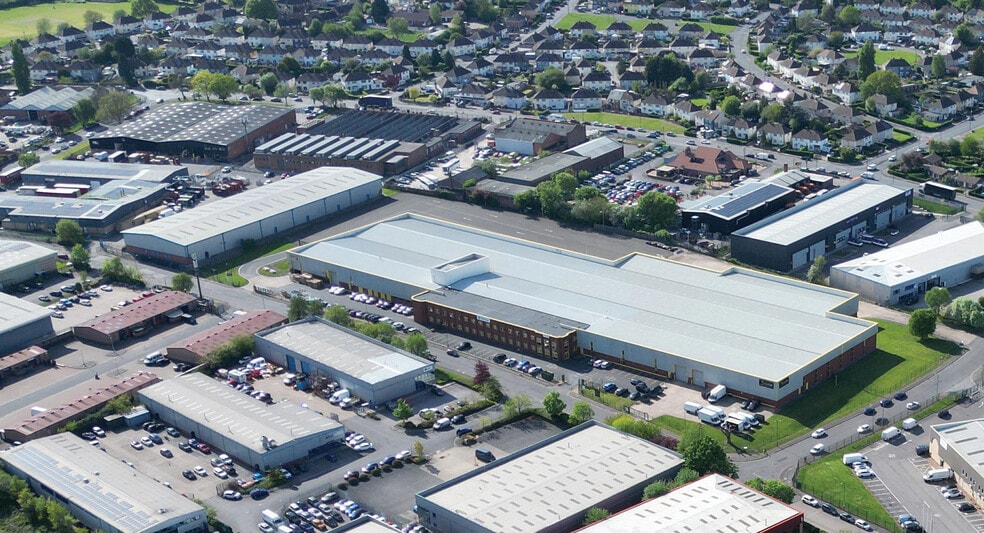 9 Glaisdale Pky, Nottingham for sale - Building Photo - Image 2 of 5