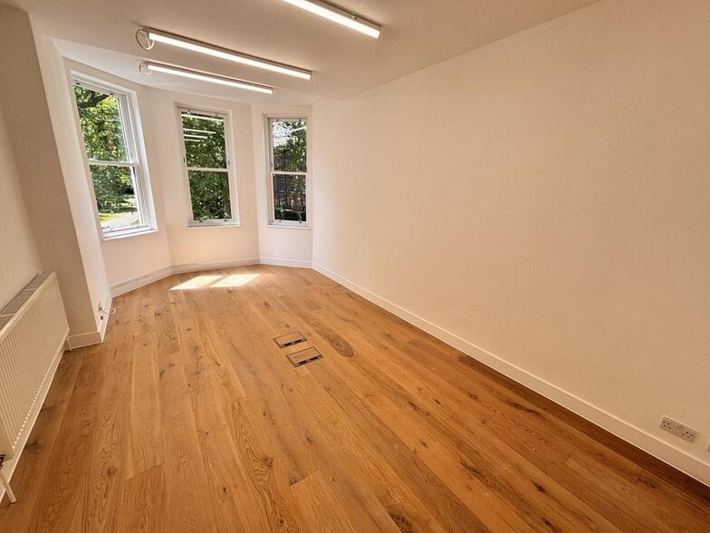 30 Vyner St, London for lease - Building Photo - Image 2 of 6