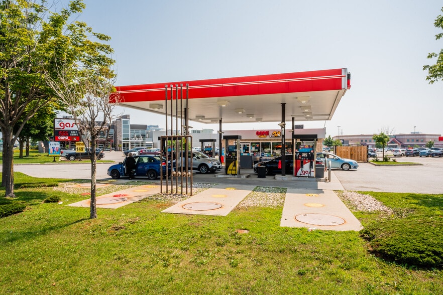 1980 Ogilvie Rd, Ottawa, ON for lease - Building Photo - Image 2 of 17