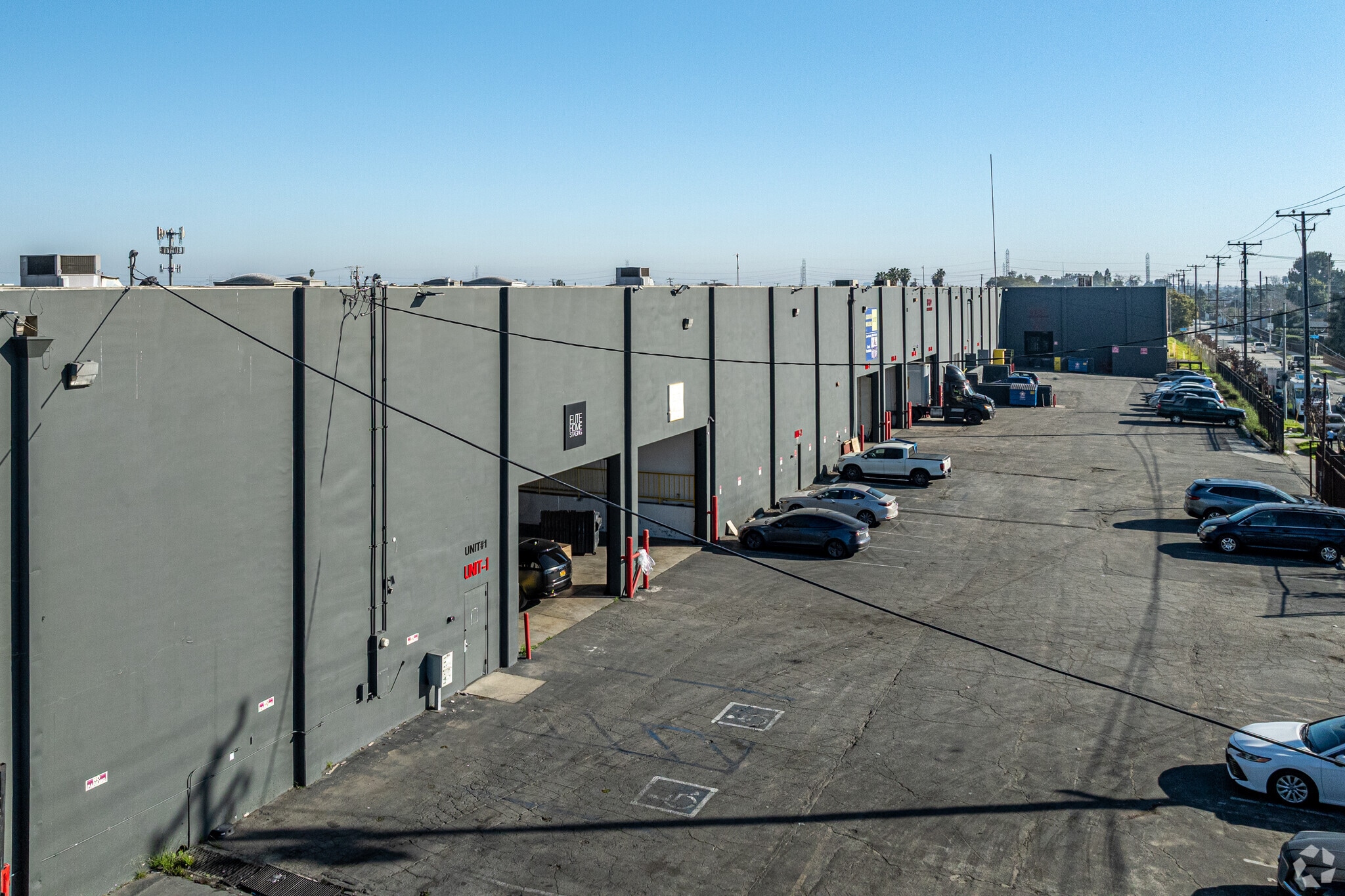 8122 Maie Ave, Los Angeles, CA à vendre Photo principale- Image 1 de 7