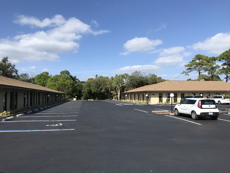 6225 Presidential Ct, Fort Myers, FL for lease - Building Photo - Image 2 of 7