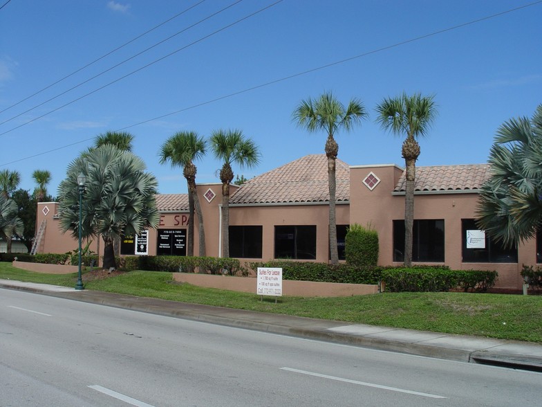 1981 SE Port St Lucie Blvd, Port Saint Lucie, FL à vendre - Photo du bâtiment - Image 1 de 1