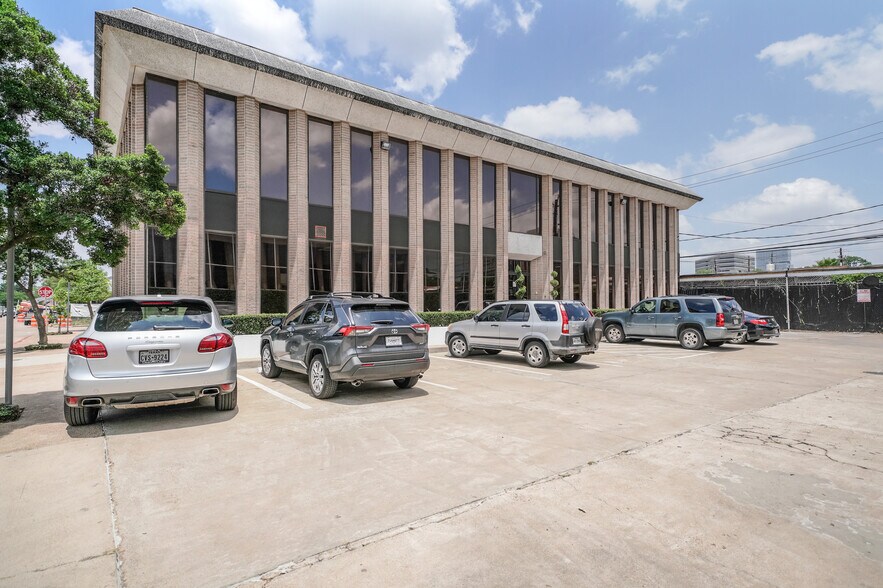 3435 Branard St, Houston, TX à louer - Photo du bâtiment - Image 2 de 7