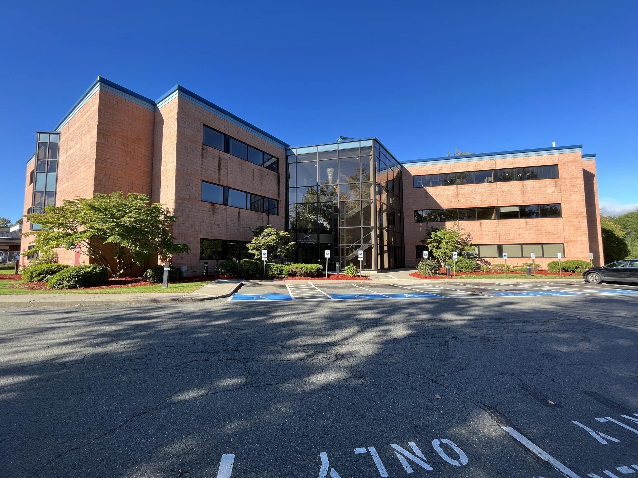 101 University Dr, Amherst, MA for lease Building Photo- Image 1 of 9