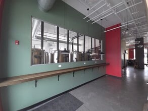 15325 Old Town Dr, Parkville, MO à louer Photo intérieure- Image 1 de 9