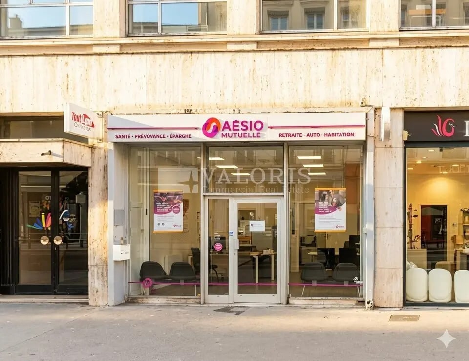 Retail in Lyon for lease Building Photo- Image 1 of 8