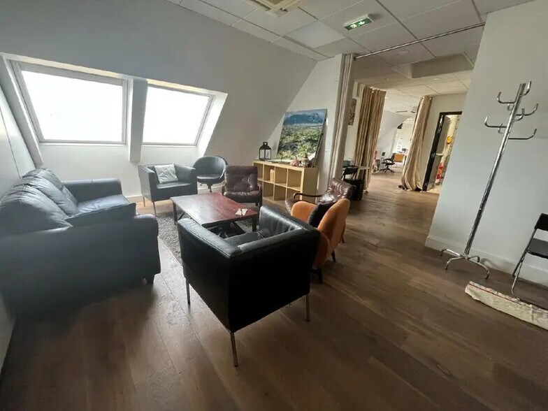 Office in Boulogne-Billancourt for lease - Interior Photo - Image 3 of 17
