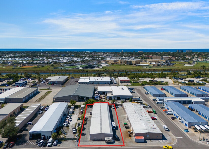 306 Warfield Ave, Venice, FL à vendre - Photo du bâtiment - Image 2 de 7