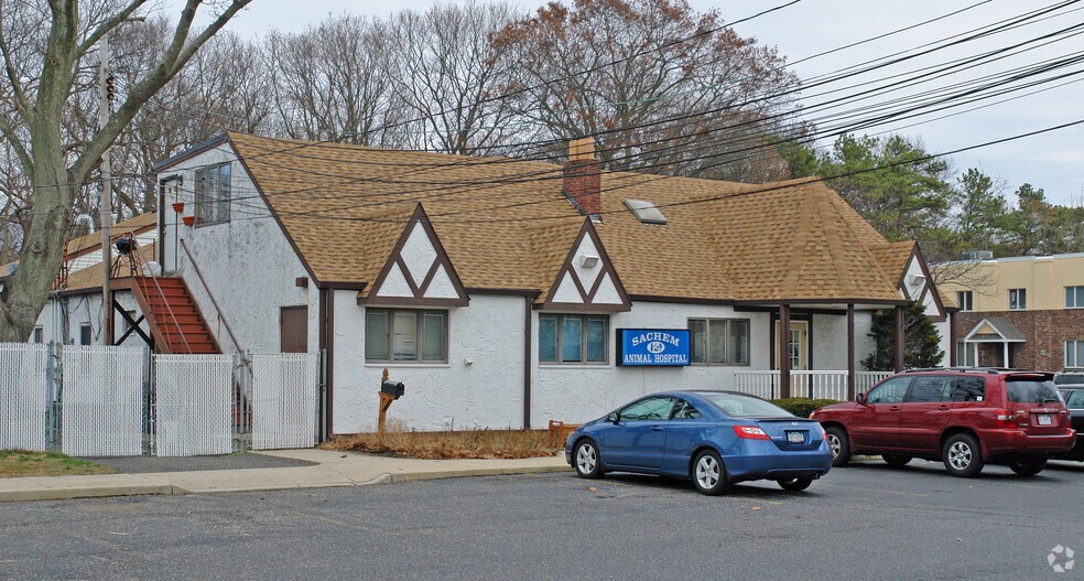 227 Union Ave, Holbrook, NY à vendre - Photo principale - Image 1 de 2