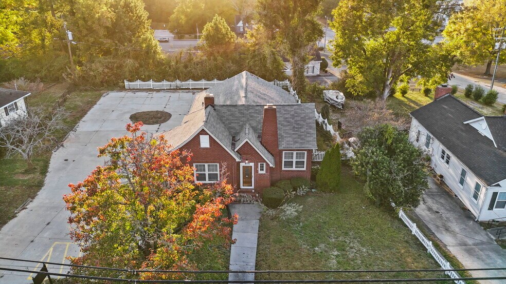408 N White St, Lancaster, SC à louer - Photo du bâtiment - Image 3 de 14