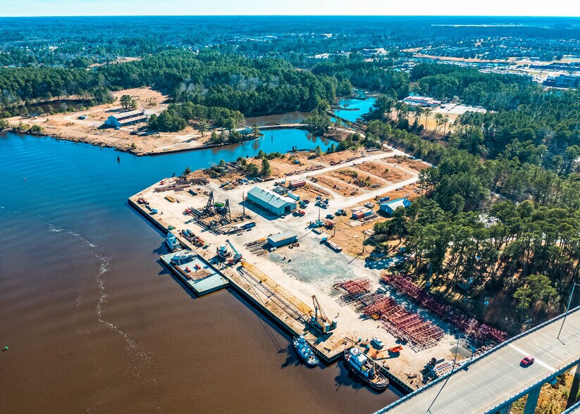 121 Sampson Creek Rd, Chesapeake, VA à louer - Photo principale - Image 1 de 1