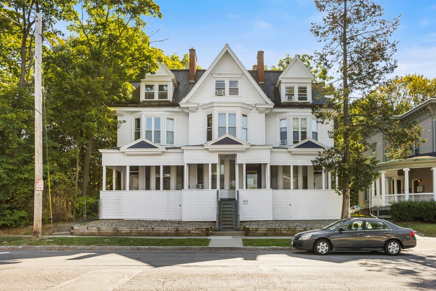 18 Units-Washington Park / Albany Med portfolio of 2 properties for sale on LoopNet.ca - Building Photo - Image 2 of 68