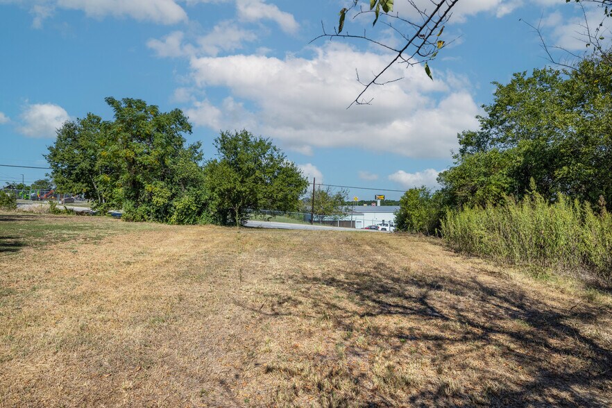 410 TX-36, Caldwell, TX à vendre - Photo du bâtiment - Image 2 de 11