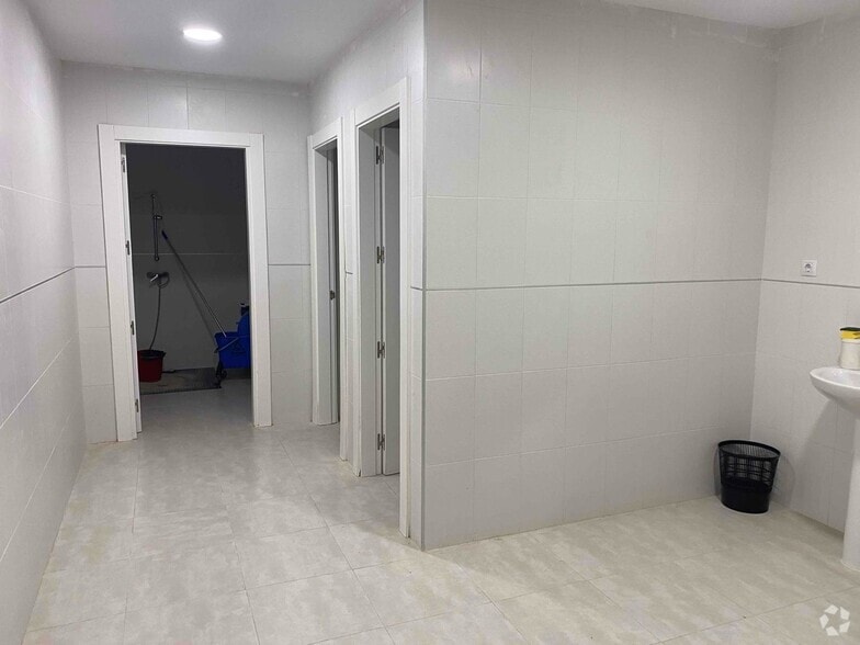 Industrial in Chiloeches, Guadalajara for sale - Primary Photo - Image 1 of 10