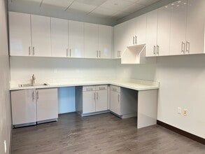 2525 E Camelback Rd, Phoenix, AZ for lease Interior Photo- Image 2 of 16