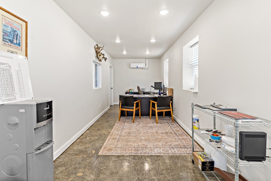 5501 Bonham St, Paris, TX for lease - Interior Photo - Image 3 of 17