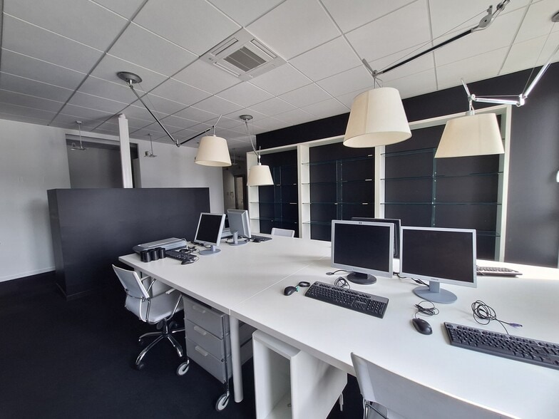 Office in Mérignac for lease - Building Photo - Image 3 of 9